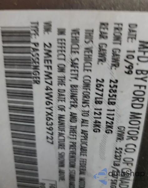 2000 Mercury Grand Marq z USA, uszkodzony, nr VIN 639727